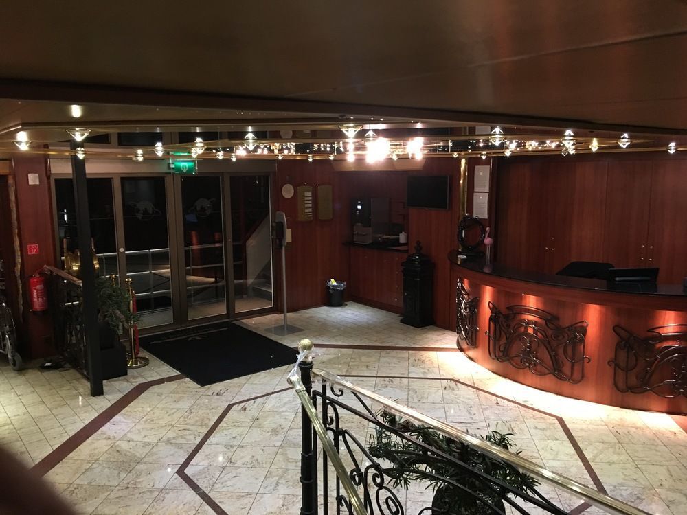 Knm Ms Switzerland I - Hotel